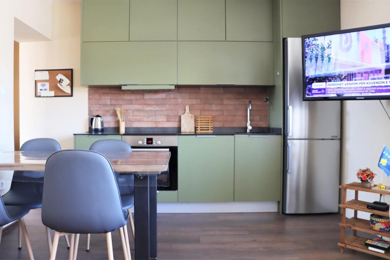 Central View Apartment พริสตีนา ภายนอก รูปภาพ